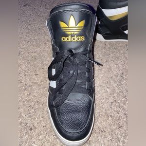 Adidas Originals men’s hardcourt shoes